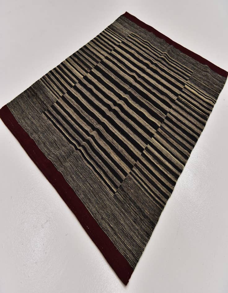 Detail image of  4' 4 x 5' 8  Hand Woven Kilim Modern Wool Rug