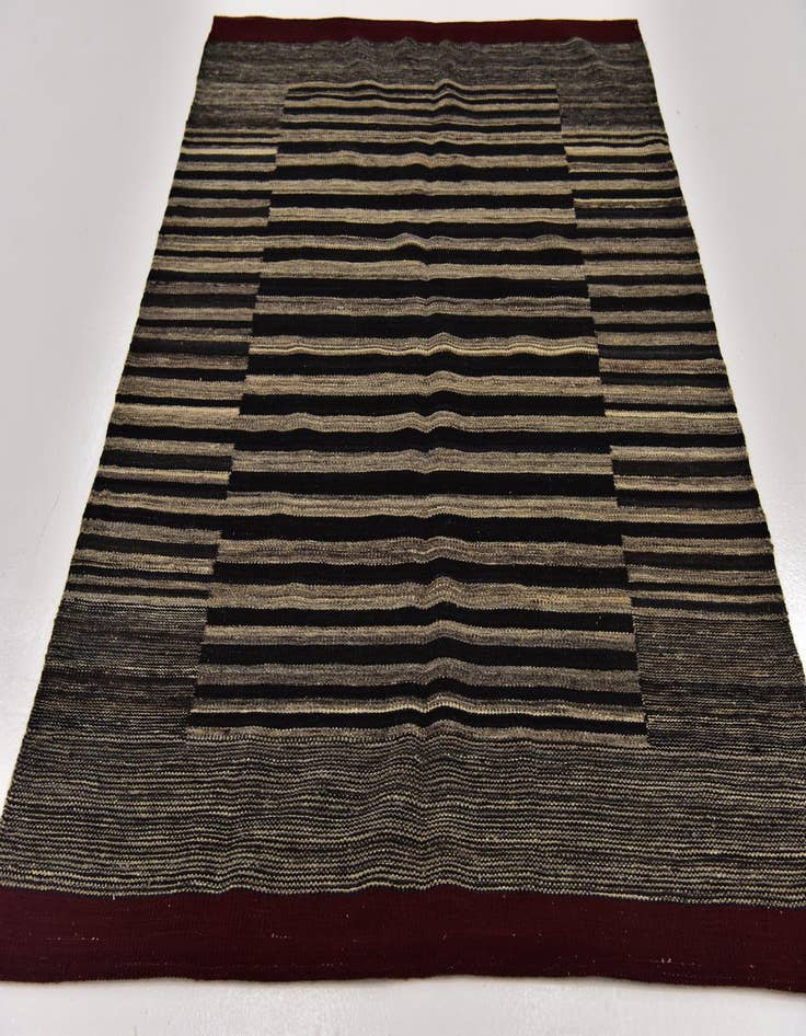 Detail image of  4' 4 x 5' 8  Hand Woven Kilim Modern Wool Rug