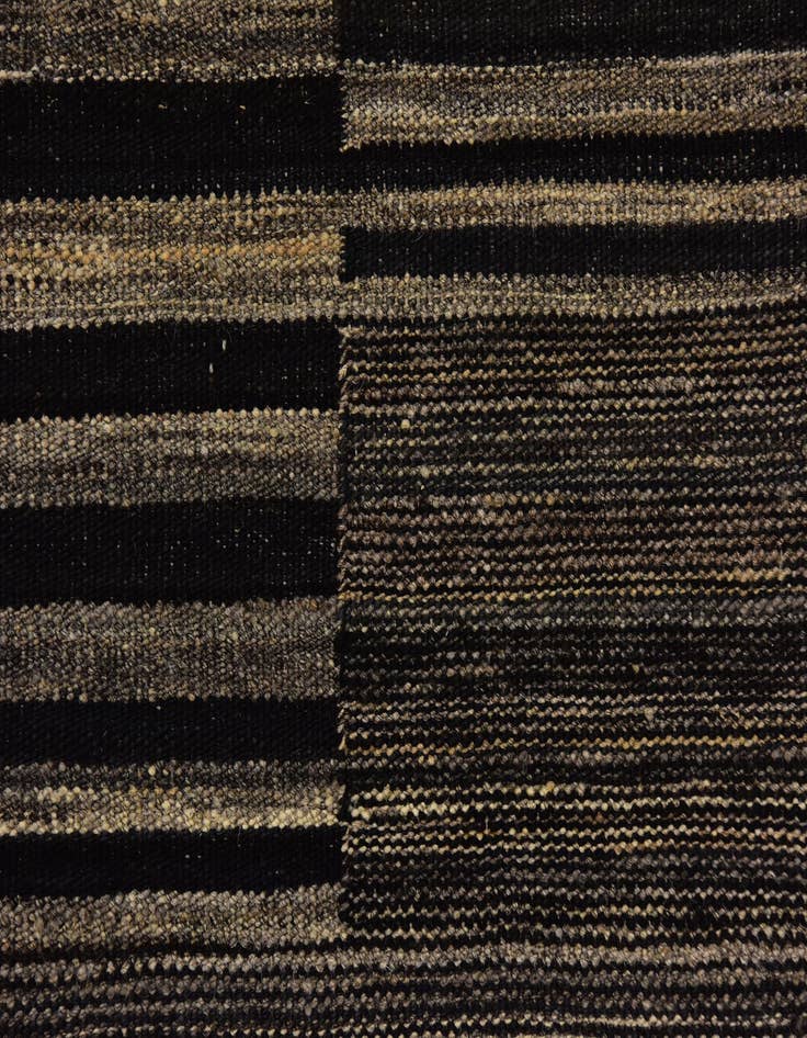 Detail image of  4' 4 x 5' 8  Hand Woven Kilim Modern Wool Rug