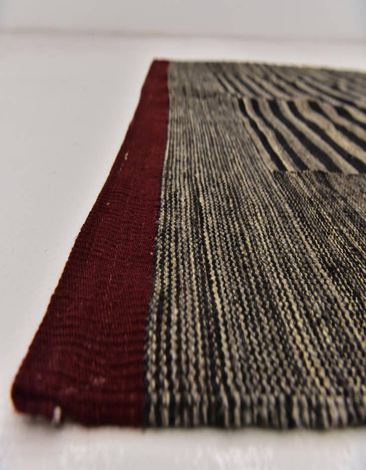 Detail image of  4' 4 x 5' 8  Hand Woven Kilim Modern Wool Rug