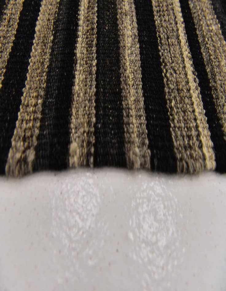 Detail image of  4' 4 x 5' 8  Hand Woven Kilim Modern Wool Rug