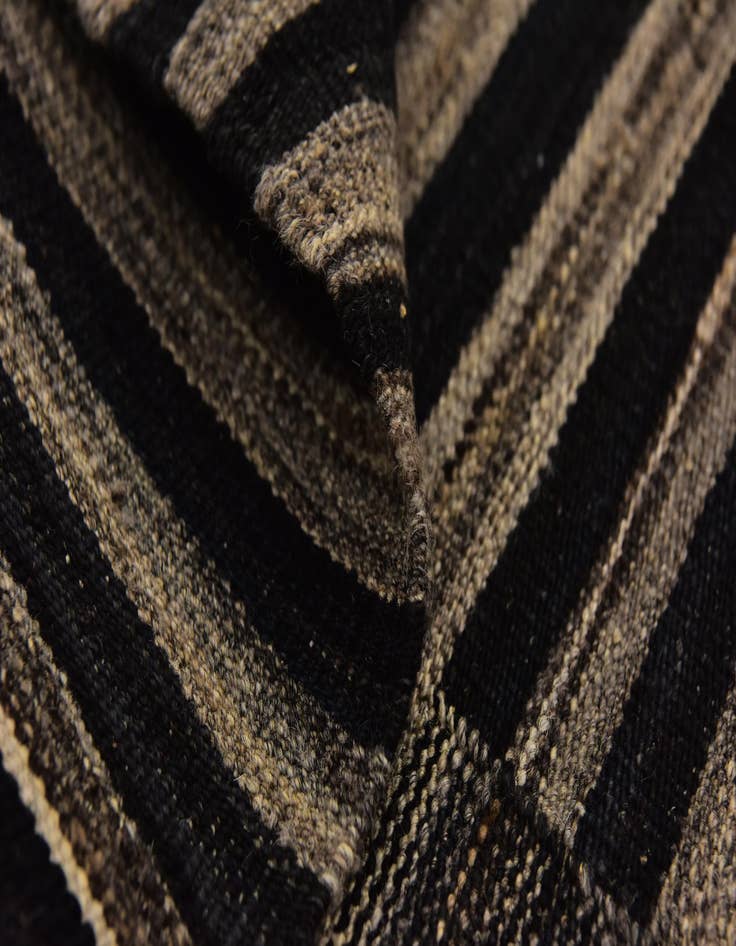 Detail image of  4' 4 x 5' 8  Hand Woven Kilim Modern Wool Rug