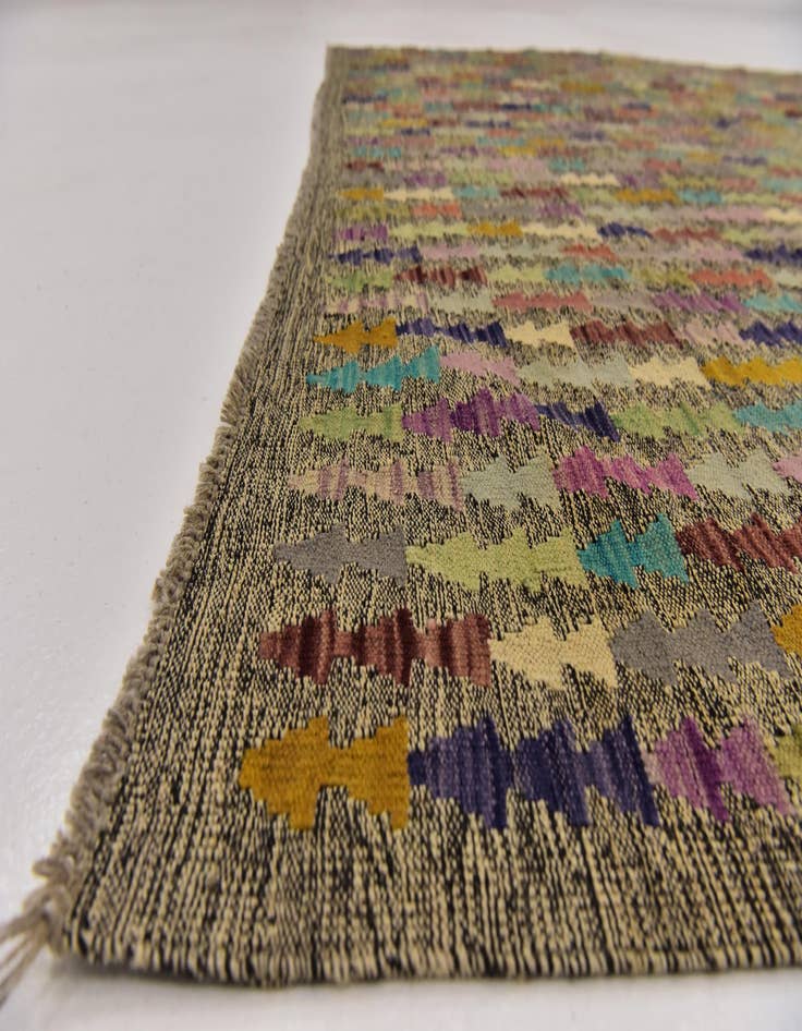 Detail image of  6' 10 x 9' 6  Hand Woven Kilim Modern Wool Rug