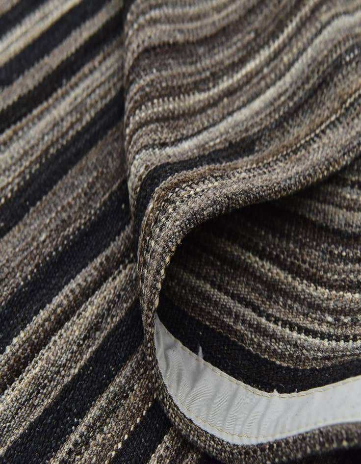 Detail image of  5' 9 x 8'  Hand Woven Kilim Modern Wool Rug