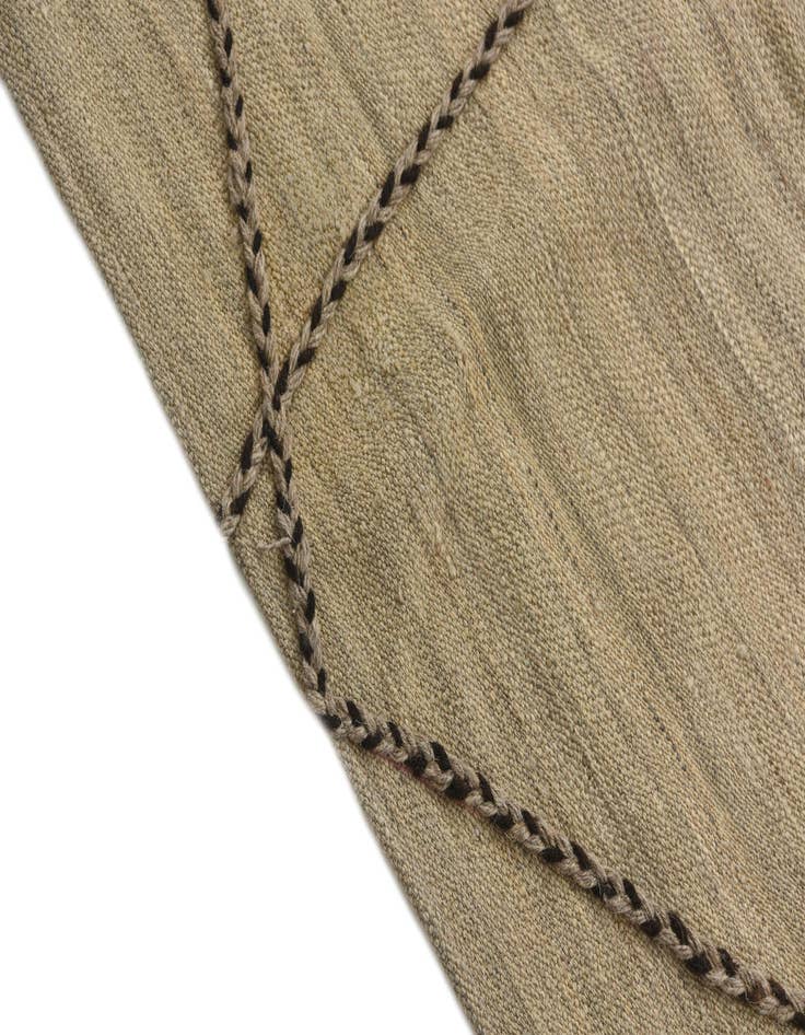 Detail image of  4' 1 x 6' 8  Hand Woven Kilim Modern Wool Rug