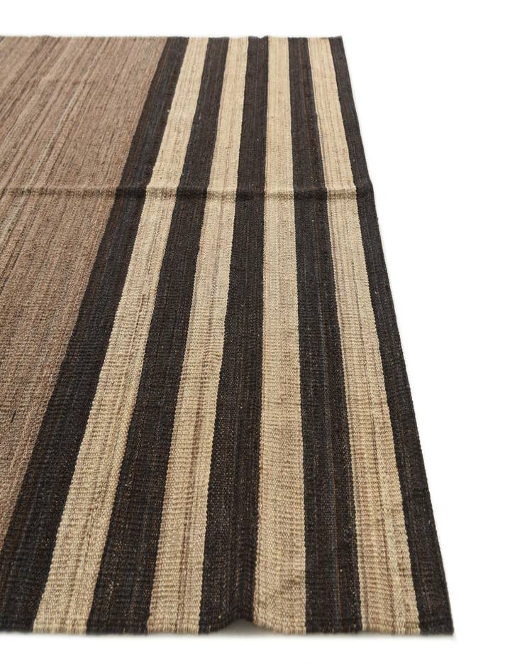 Detail image of  4' 3 x 5' 7  Hand Woven Kilim Modern Wool Rug