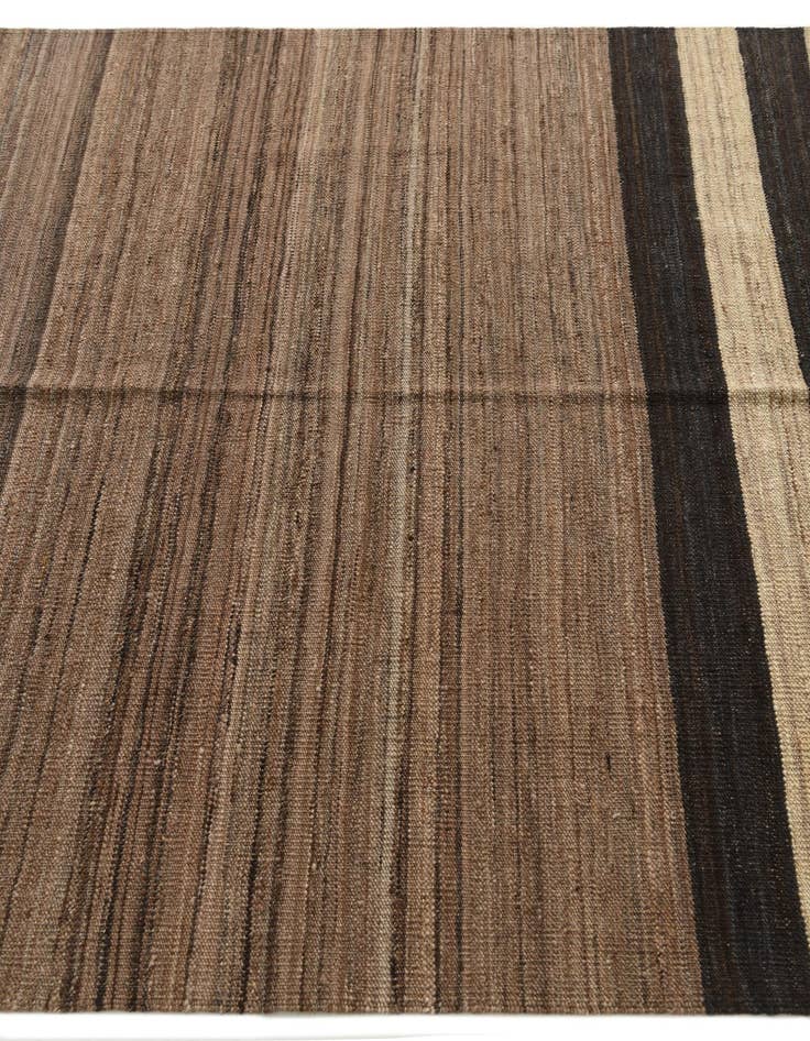 Detail image of  4' 3 x 5' 7  Hand Woven Kilim Modern Wool Rug