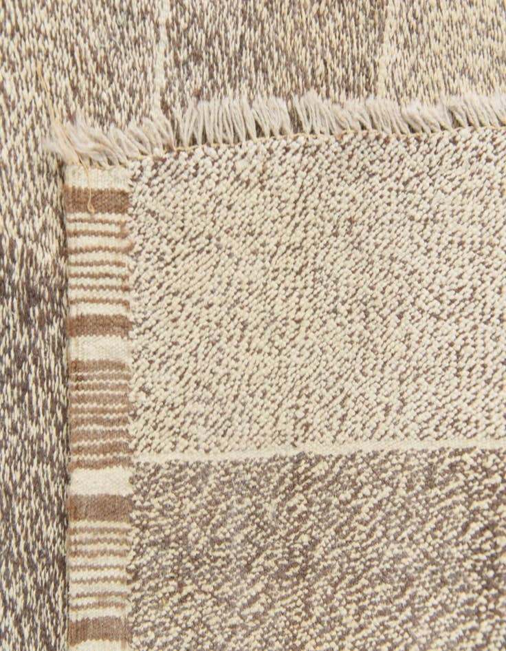 Detail image of  5' 9 x 7' 7  Hand Woven Kilim Modern Wool Rug