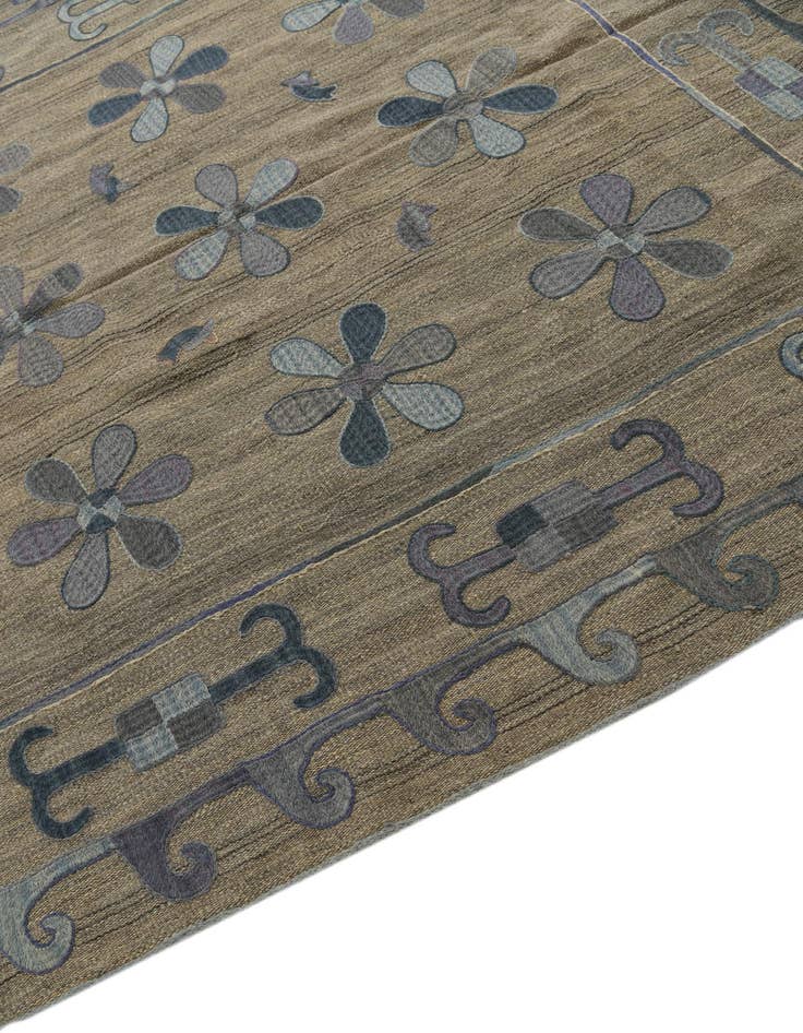 Detail image of  5' 6 x 6' 6  Hand Woven Kilim Suzani Wool Rug