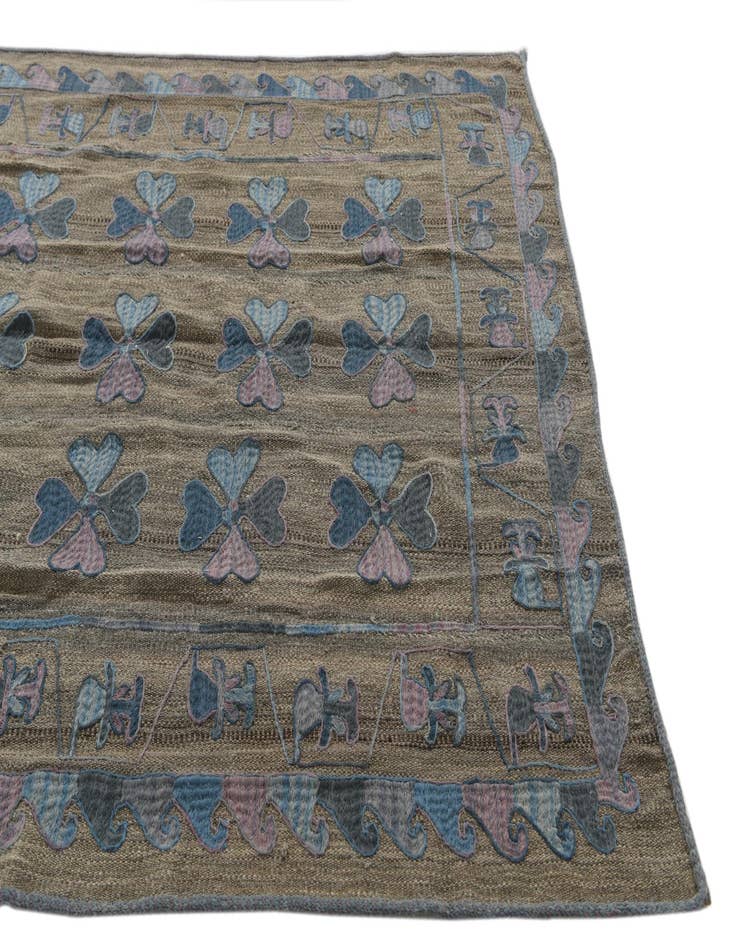 Detail image of  4' 10 x 6' 8  Hand Woven Kilim Suzani Wool Rug