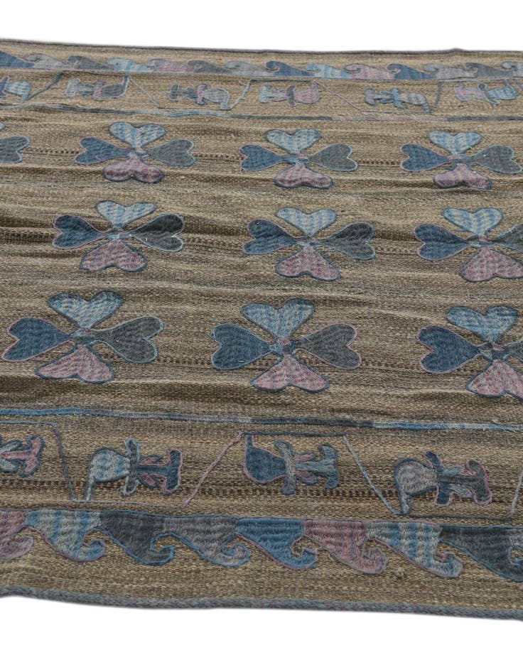 Detail image of  4' 10 x 6' 8  Hand Woven Kilim Suzani Wool Rug
