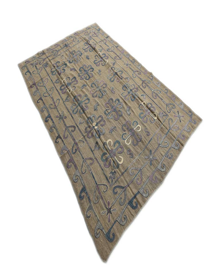 Detail image of  6' 4 x 9'  Hand Woven Kilim Suzani Wool Rug