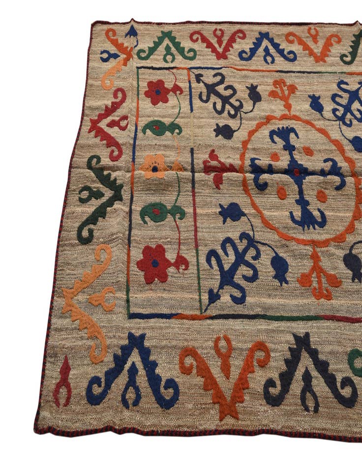 Detail image of  4' 11 x 6' 4  Hand Woven Kilim Suzani Wool Rug