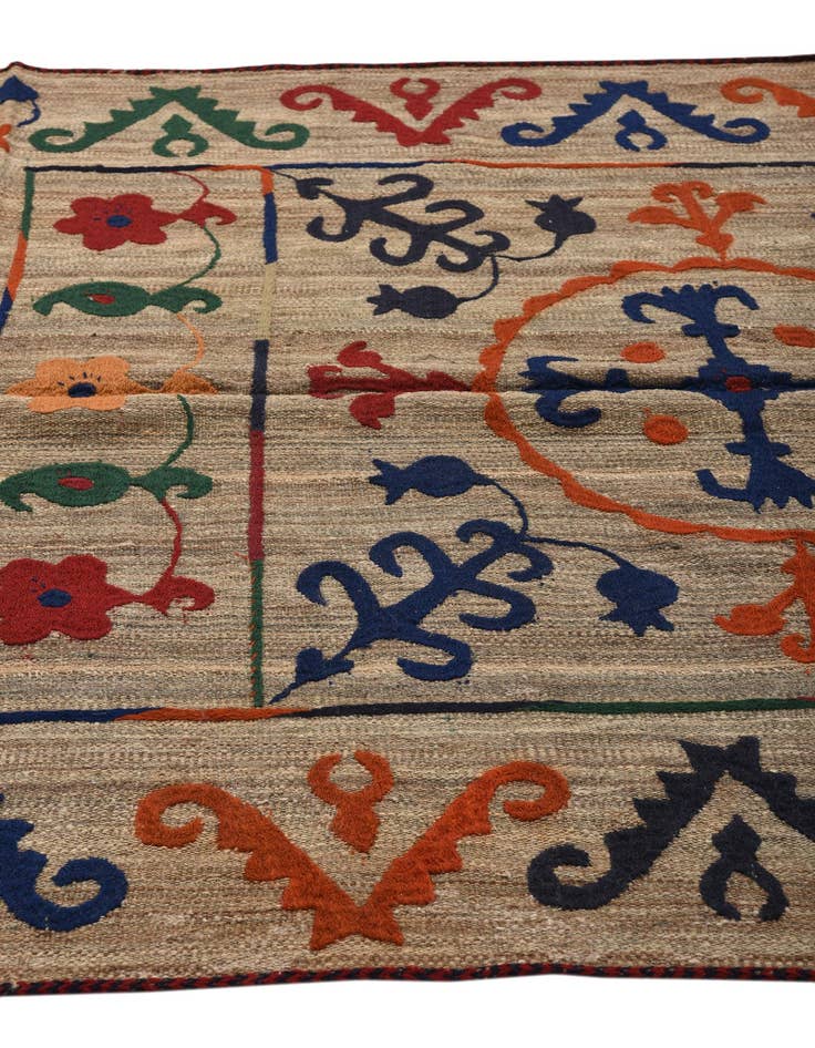 Detail image of  4' 11 x 6' 4  Hand Woven Kilim Suzani Wool Rug