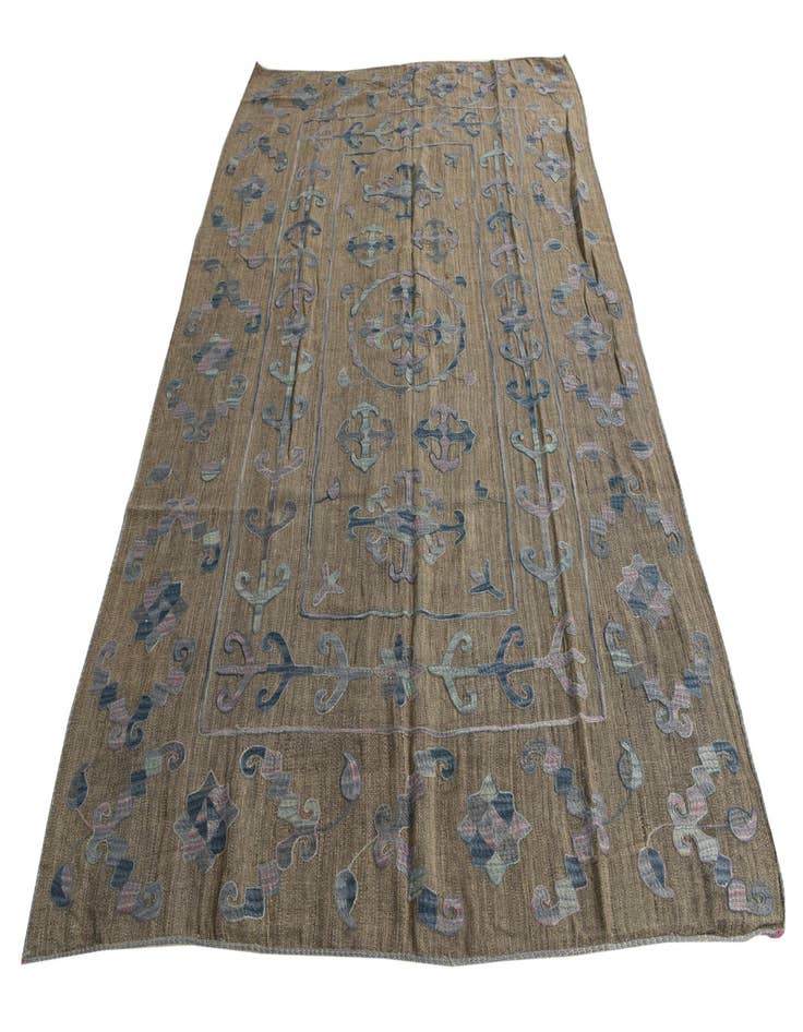 Detail image of  6' 5 x 9'  Hand Woven Kilim Suzani Wool Rug