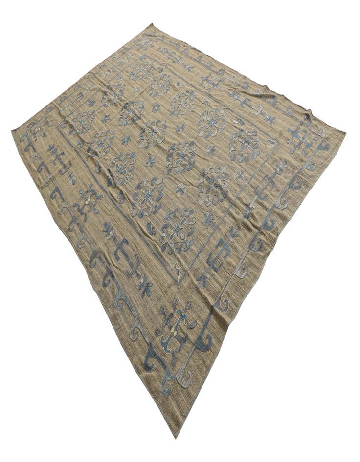 Detail image of  6' 8 x 8' 10  Hand Woven Kilim Suzani Wool Rug