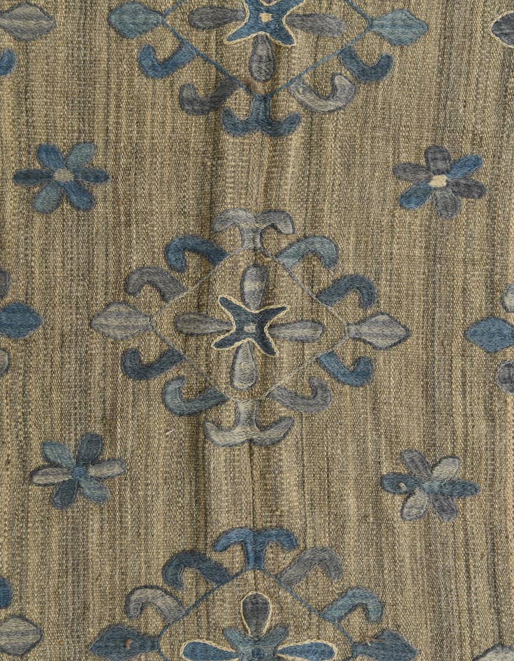 Detail image of  6' 8 x 8' 10  Hand Woven Kilim Suzani Wool Rug