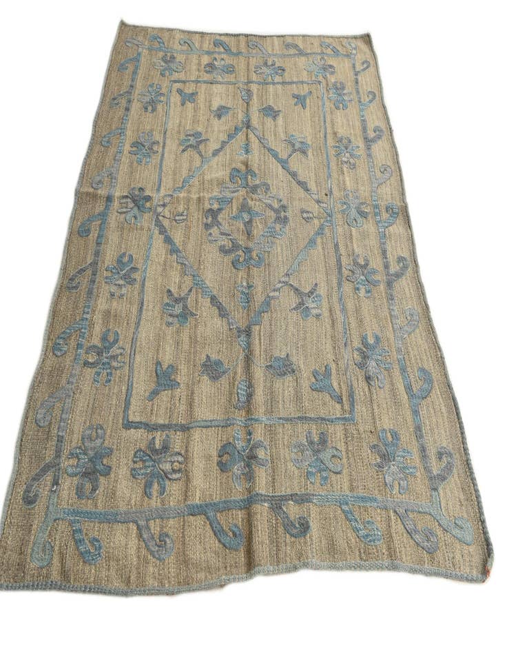 Detail image of  4' 9 x 6' 4  Hand Woven Kilim Suzani Wool Rug