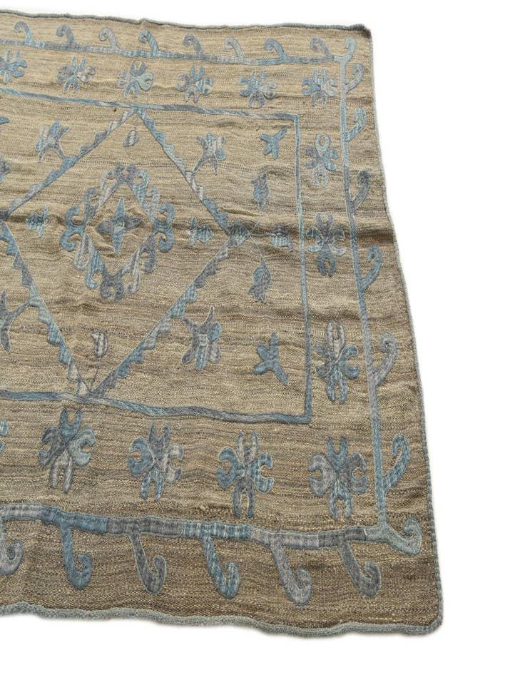 Detail image of  4' 9 x 6' 4  Hand Woven Kilim Suzani Wool Rug