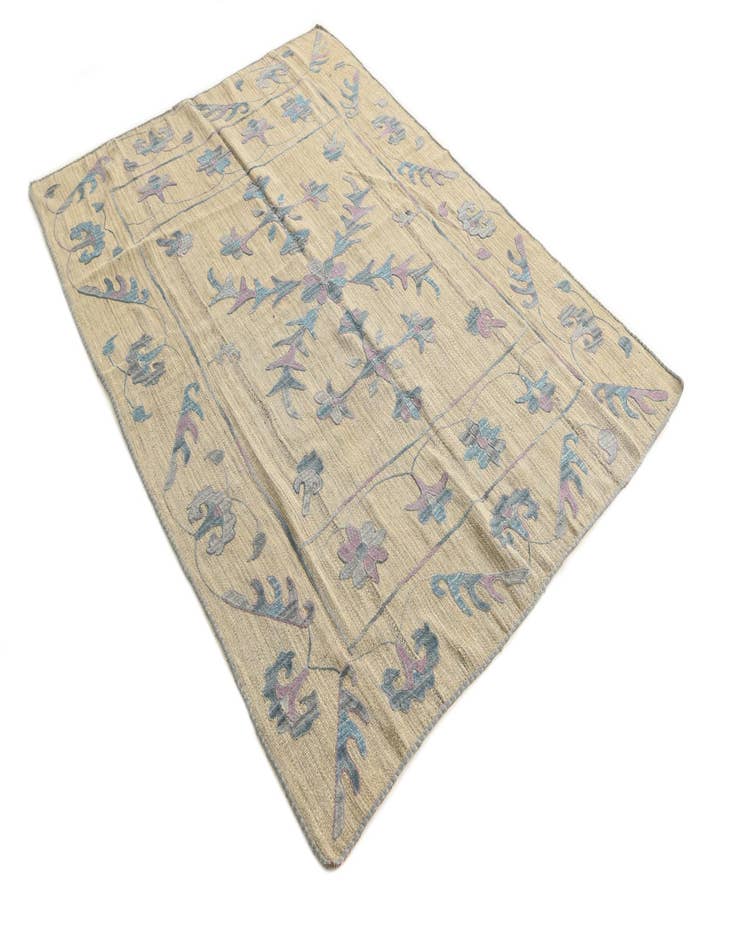 Detail image of  4' 10 x 6' 7  Hand Woven Kilim Suzani Wool Rug