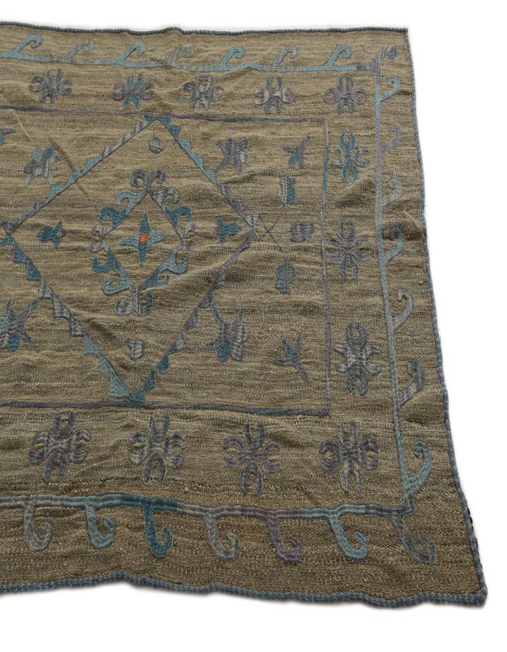 Detail image of  4' 9 x 6' 4  Hand Woven Kilim Suzani Wool Rug