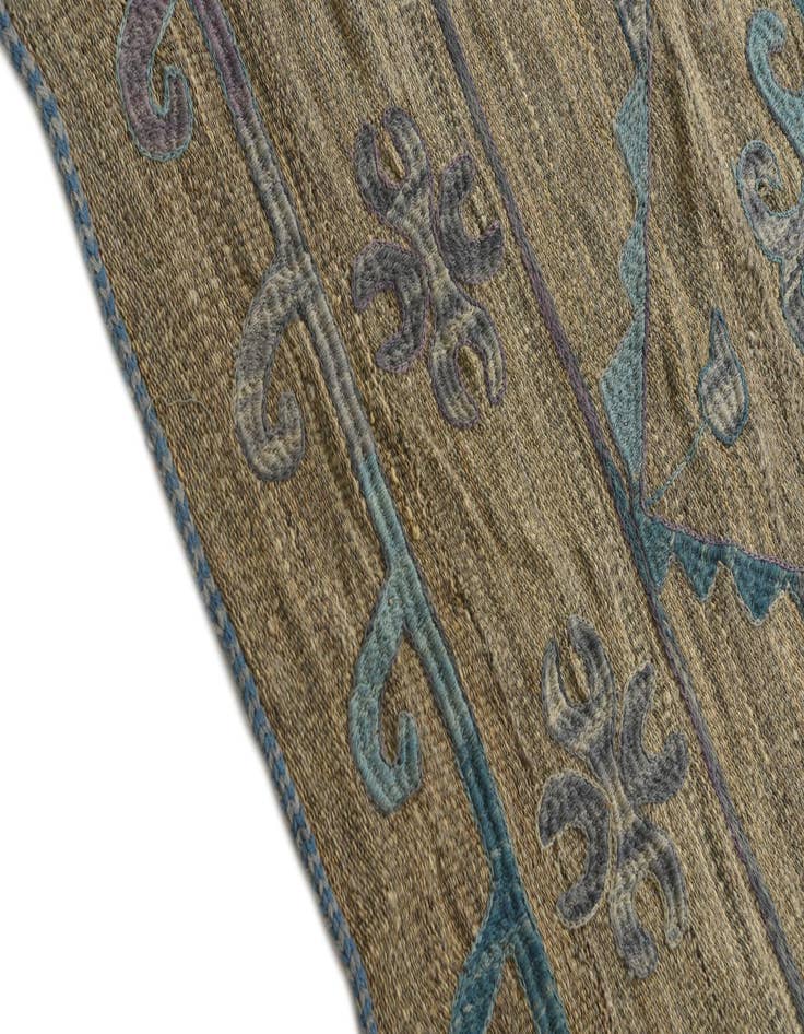 Detail image of  4' 9 x 6' 4  Hand Woven Kilim Suzani Wool Rug