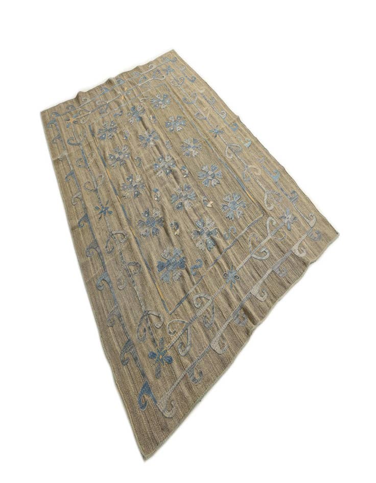 Detail image of  5' 9 x 7' 10  Hand Woven Kilim Suzani Wool Rug