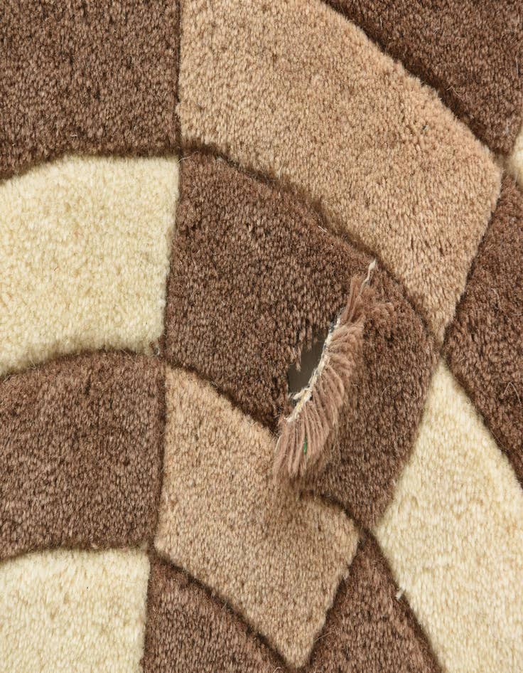 Detail image of  4' x 6' Luna Wool Rug