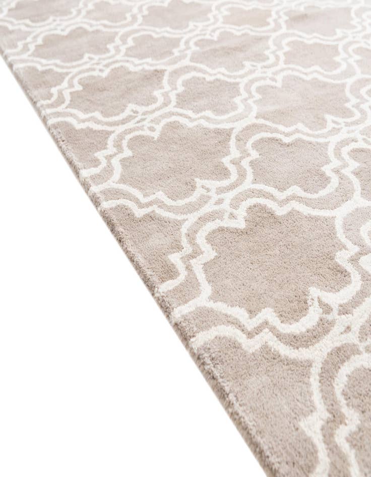 Detail image of  5' 1 x 8' Luna Rug