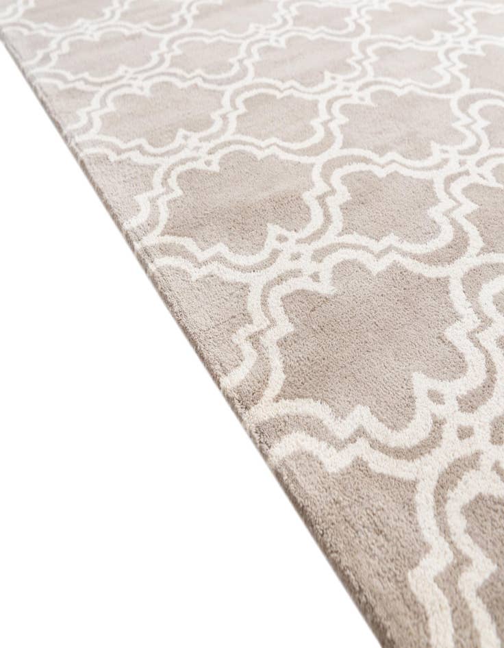 Detail image of  5' 1 x 8' Luna Rug