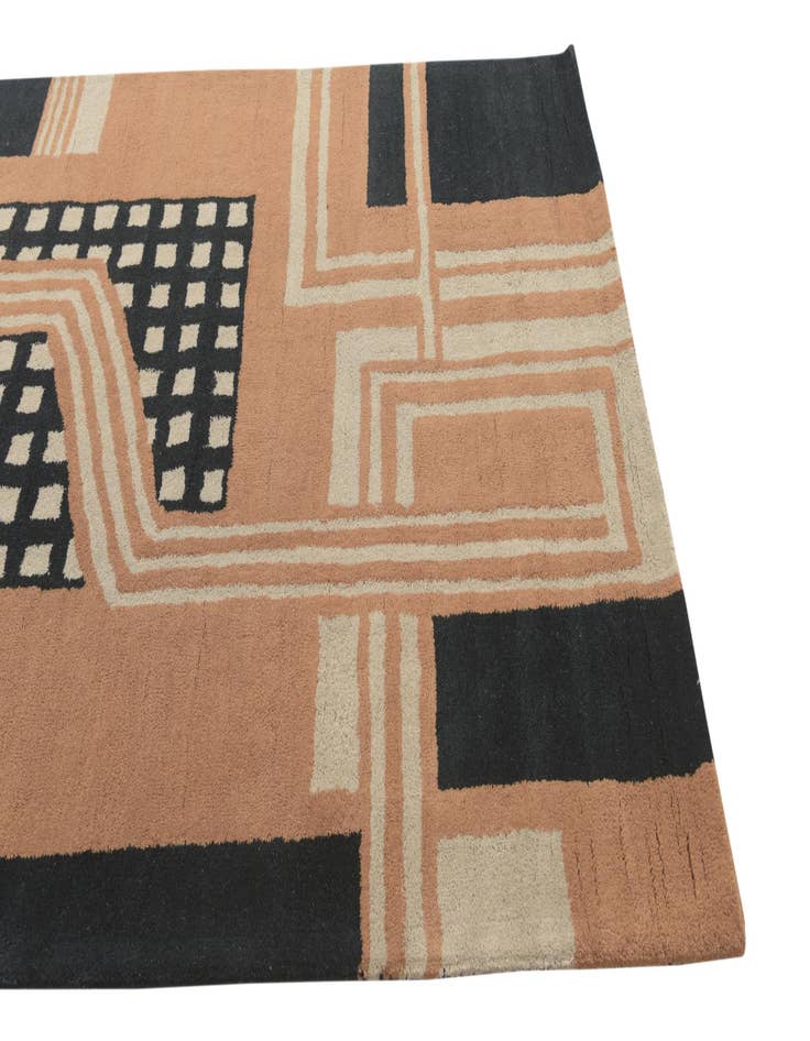 Detail image of  5' x 7' 10 Luna Rug
