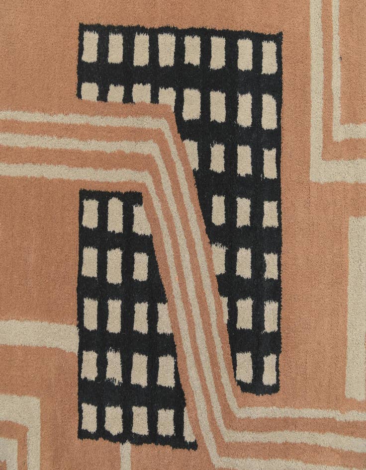 Detail image of  5' x 7' 10 Luna Rug