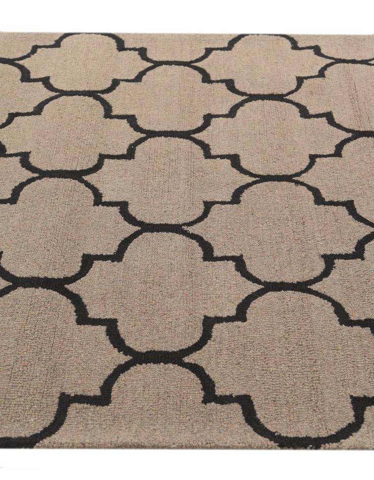 Detail image of  5' 1 x 8' Luna Wool Rug