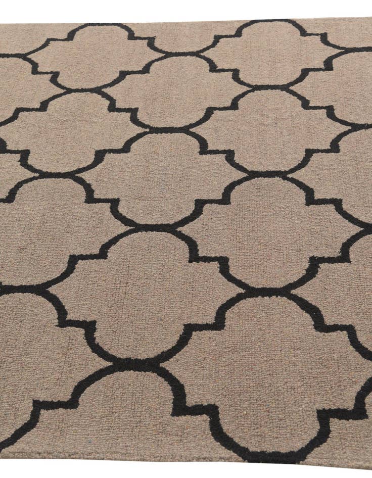 Detail image of  5' 1 x 8' Luna Wool Rug