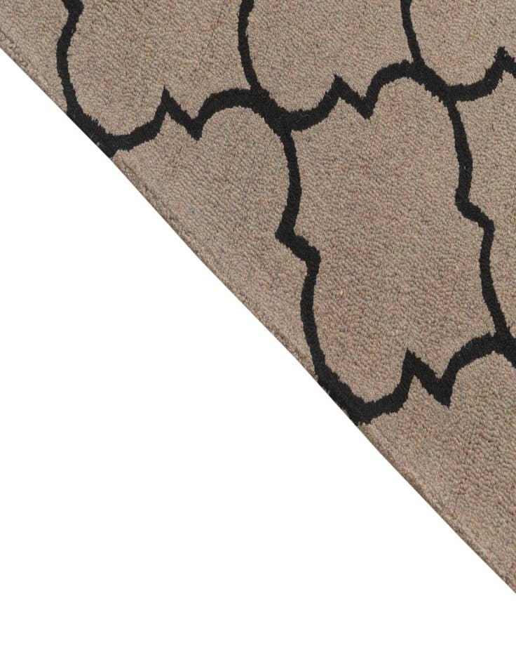 Detail image of  5' 1 x 8' Luna Wool Rug