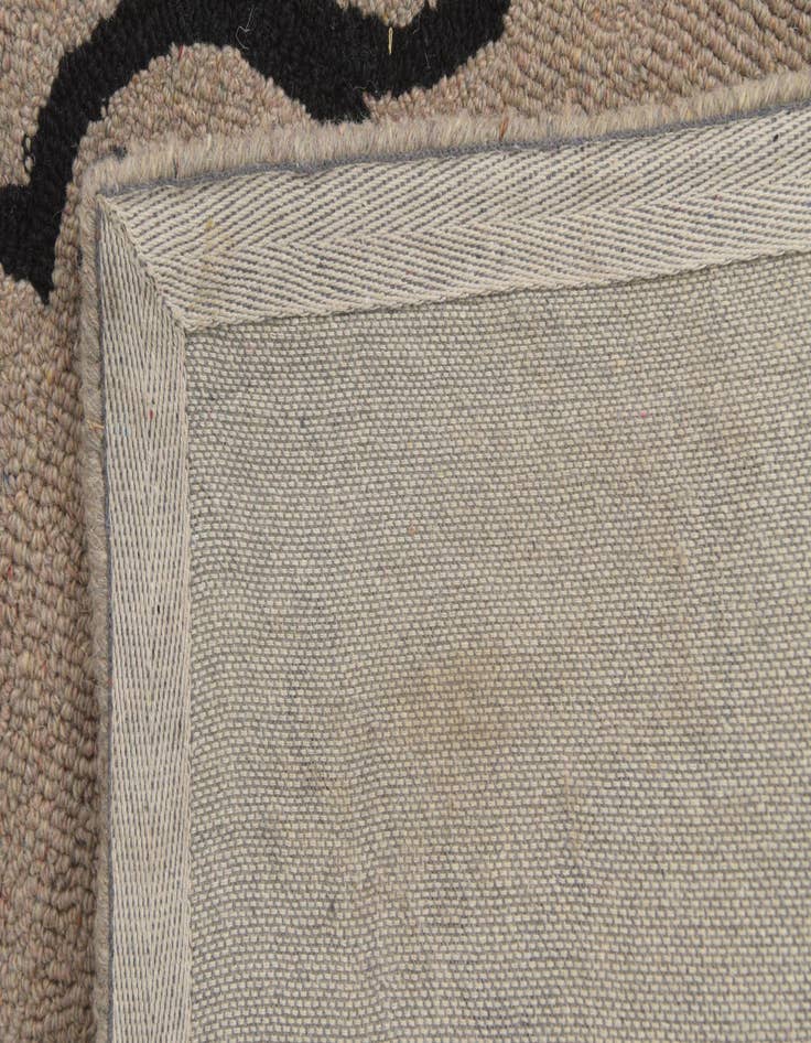 Detail image of  5' 1 x 8' Luna Wool Rug