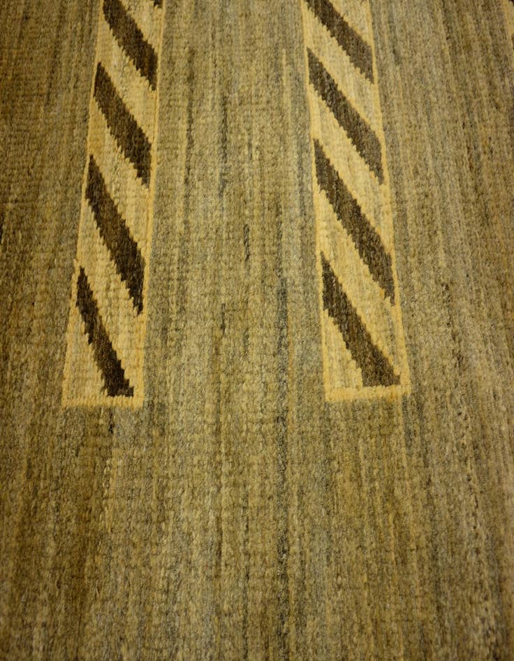 Detail image of  3' 9 x 5' 11  Hand Knotted Modern Ziegler Oriental Rug