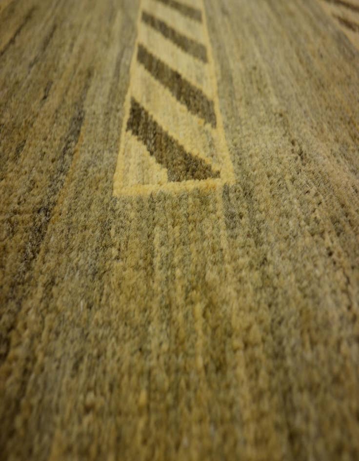 Detail image of  3' 9 x 5' 11  Hand Knotted Modern Ziegler Oriental Rug