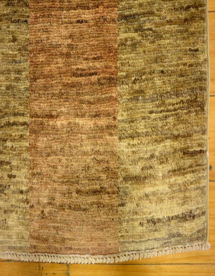 Detail image of  4' 1 x 5' 8  Hand Knotted Modern Ziegler Oriental Rug