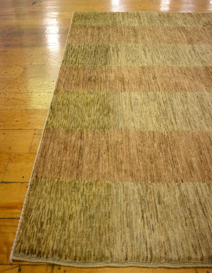 Detail image of  4' 1 x 5' 8  Hand Knotted Modern Ziegler Oriental Rug