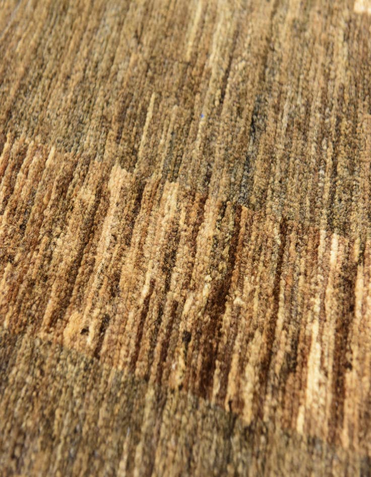 Detail image of  6' 6 x 9' 6  Hand Knotted Modern Ziegler Rug