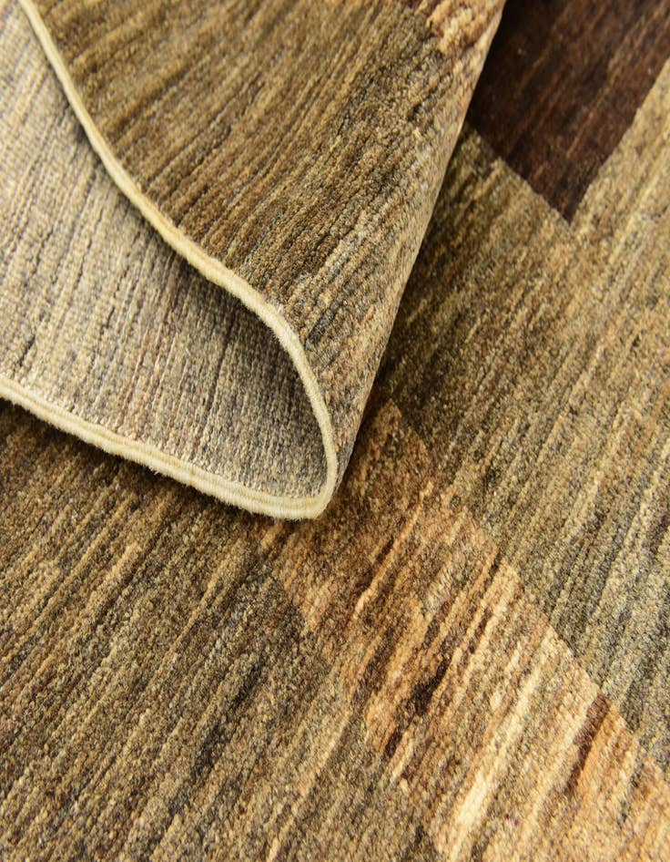 Detail image of  6' 6 x 9' 6  Hand Knotted Modern Ziegler Rug