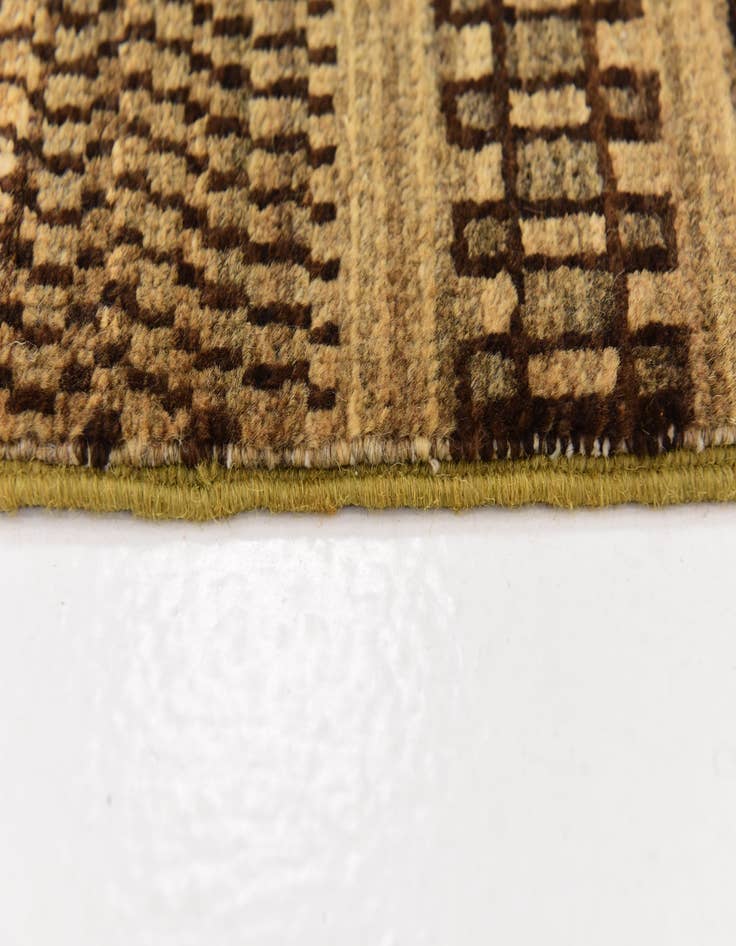 Detail image of  1' 4 x 2' 1  Hand Knotted Modern Ziegler Rug