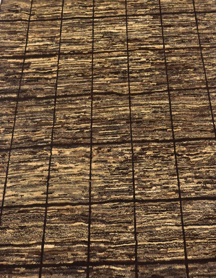 Detail image of  4' 8 x 6' 9  Hand Knotted Modern Ziegler Rug