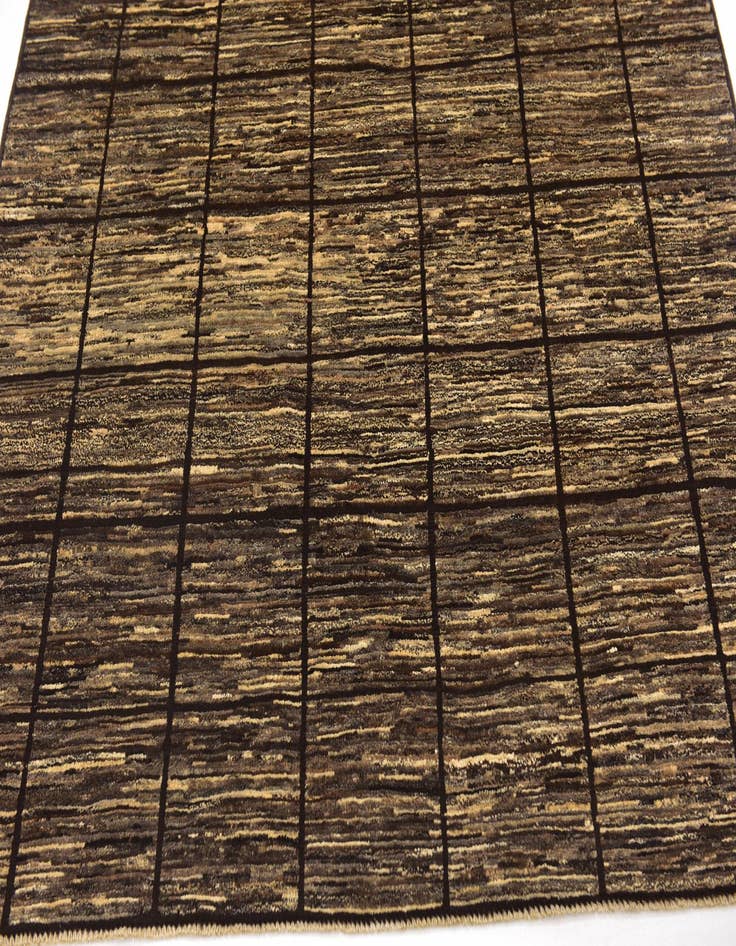 Detail image of  4' 8 x 6' 9  Hand Knotted Modern Ziegler Rug