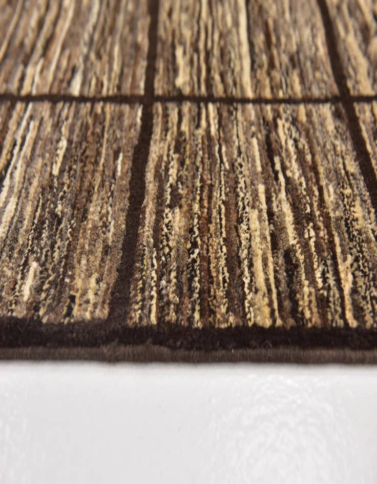 Detail image of  4' 8 x 6' 9  Hand Knotted Modern Ziegler Rug