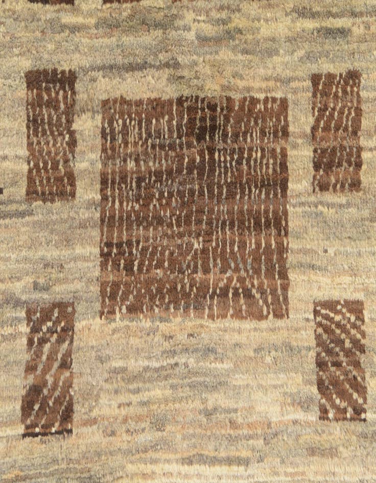 Detail image of  2' 6 x 4' 2  Hand Knotted Modern Ziegler Rug