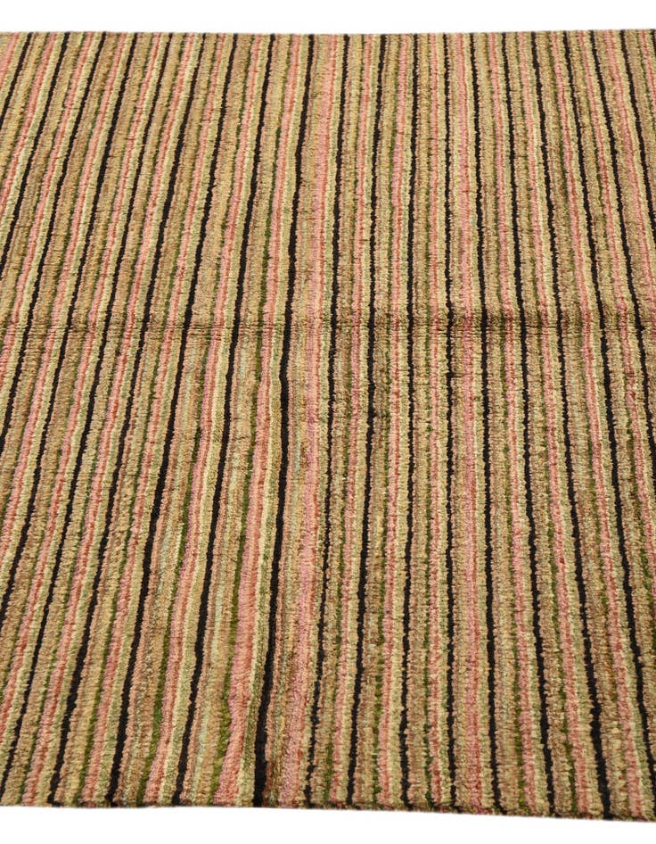 Detail image of  4' 1 x 6' 3  Hand Knotted Modern Ziegler Rug