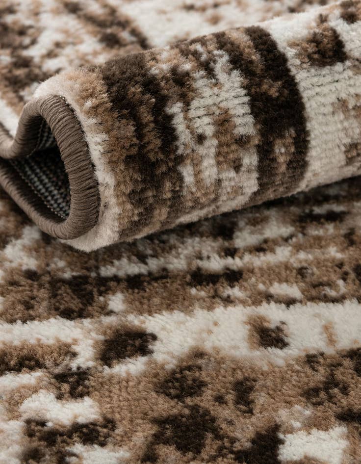 Detail image of  7' 10 x 10' Monte Carlo Rug With Pad Bundle