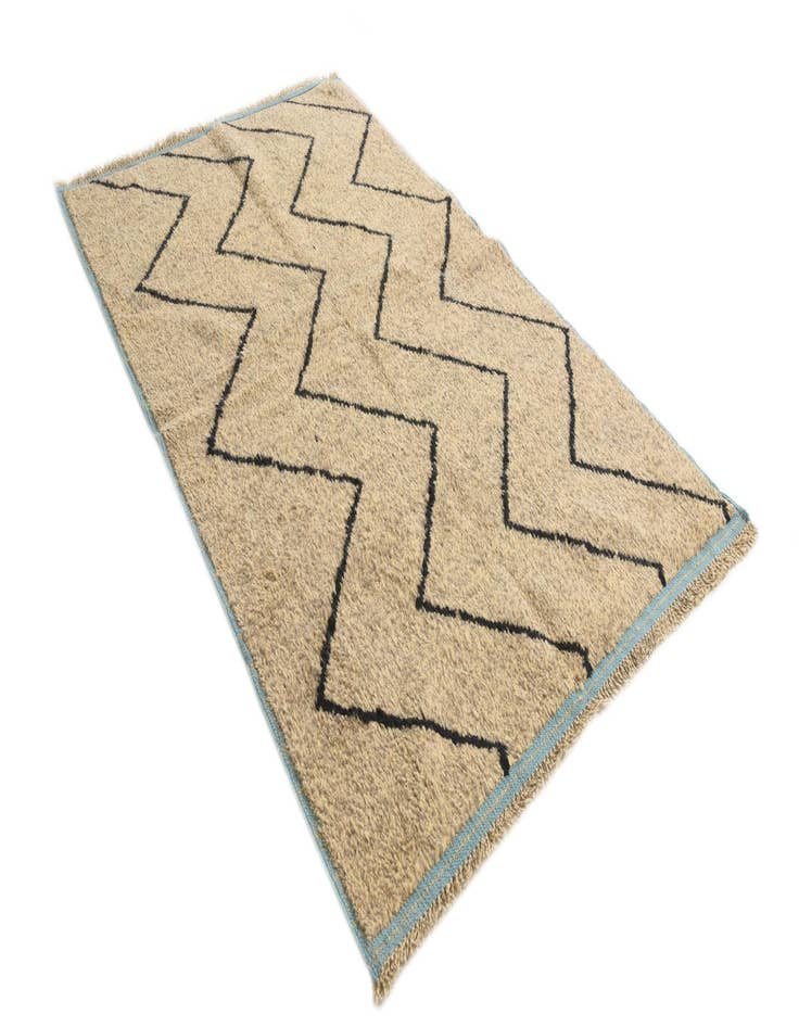 Detail image of  5' 1 x 8' 4  Hand Knotted Moroccan Wool Rug